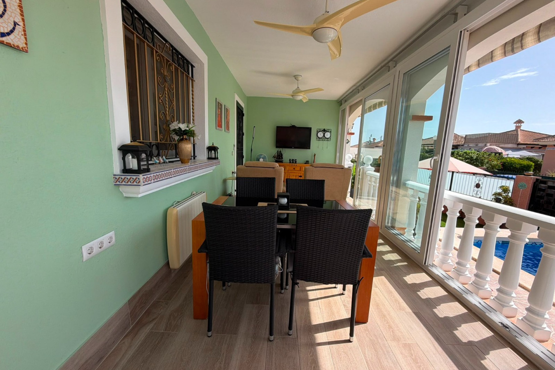 Herverkoop - Villa -
Los Montesinos - La Herrada