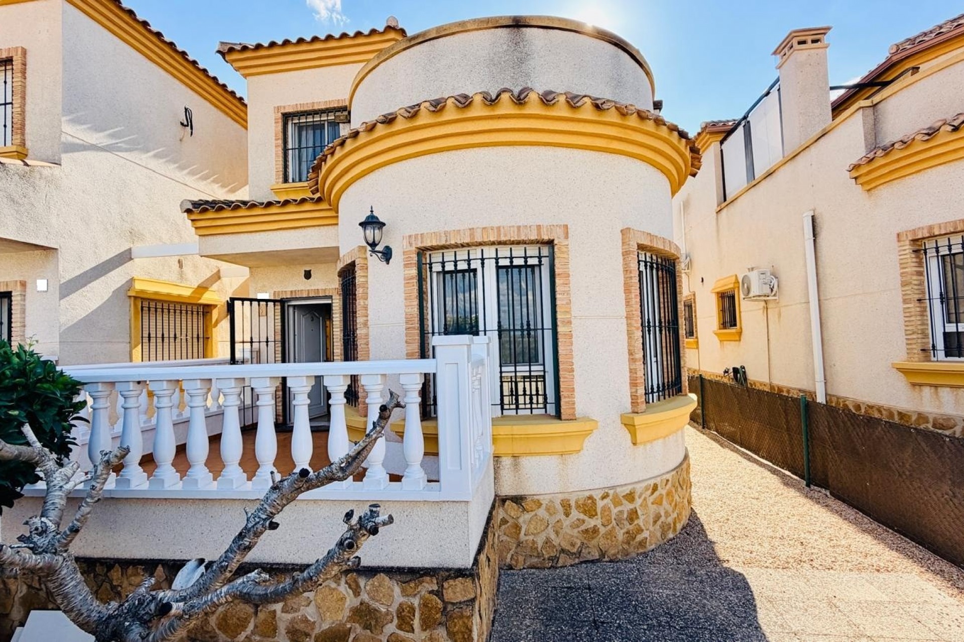 Herverkoop - Villa -
Los Montesinos - La Herrada