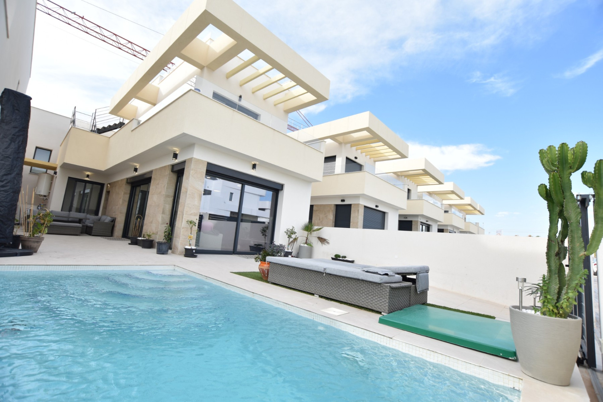 Herverkoop - Villa -
Los Montesinos