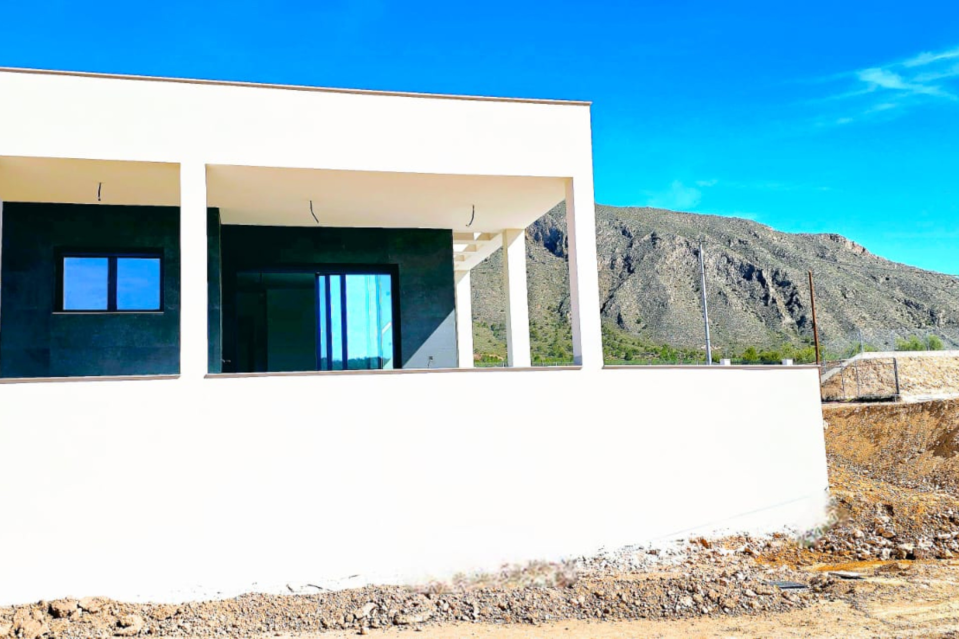Herverkoop - Villa -
Macisvenda - Inland