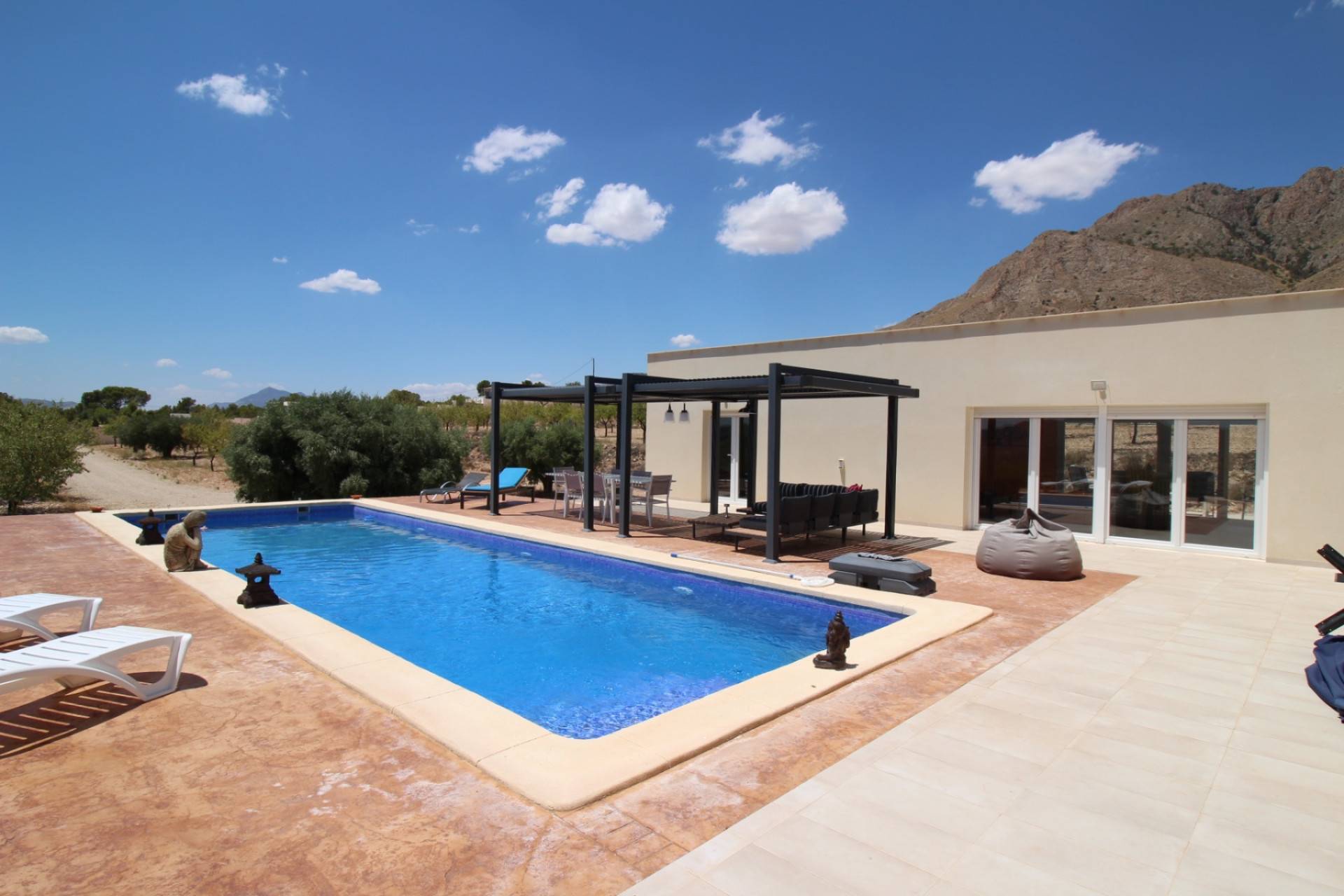 Herverkoop - Villa -
Macisvenda - MACISVENDA