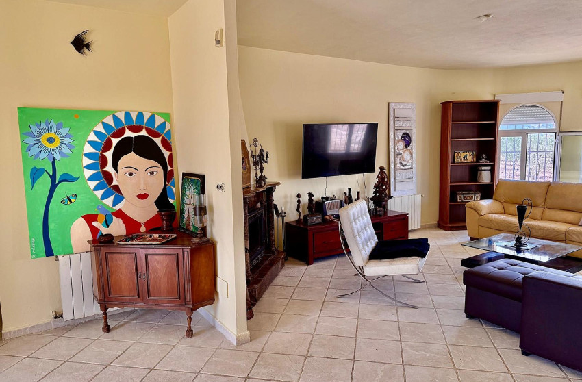 Herverkoop - Villa -
Onil