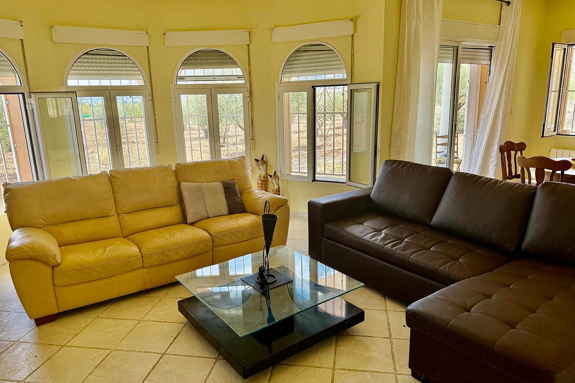 Herverkoop - Villa -
Onil