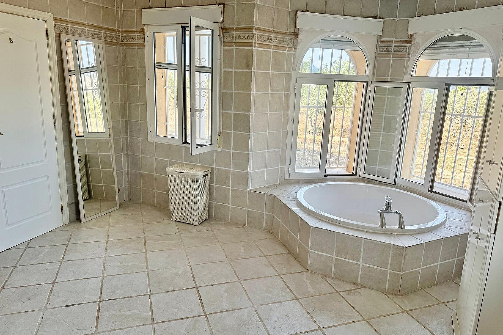 Herverkoop - Villa -
Onil