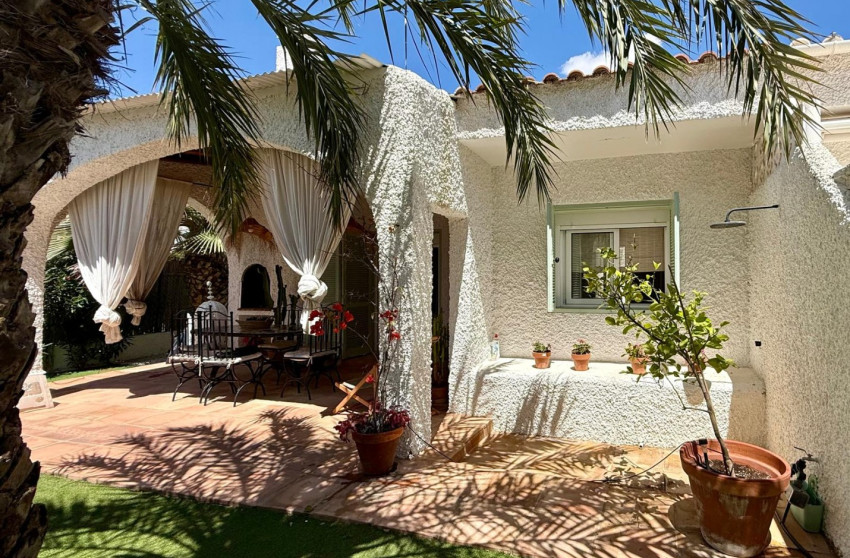 Herverkoop - Villa -
Orihuela Costa - Campoamor