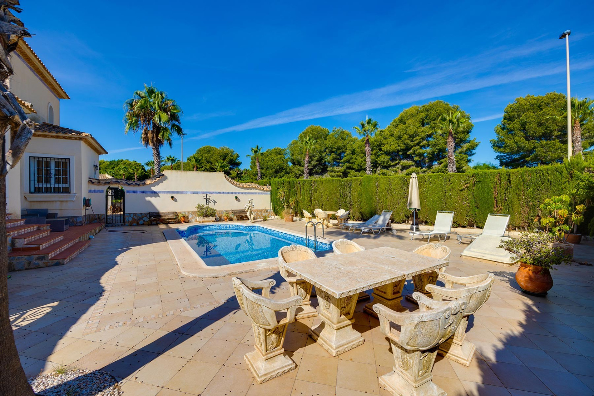 Herverkoop - Villa -
Orihuela Costa - Costa Blanca