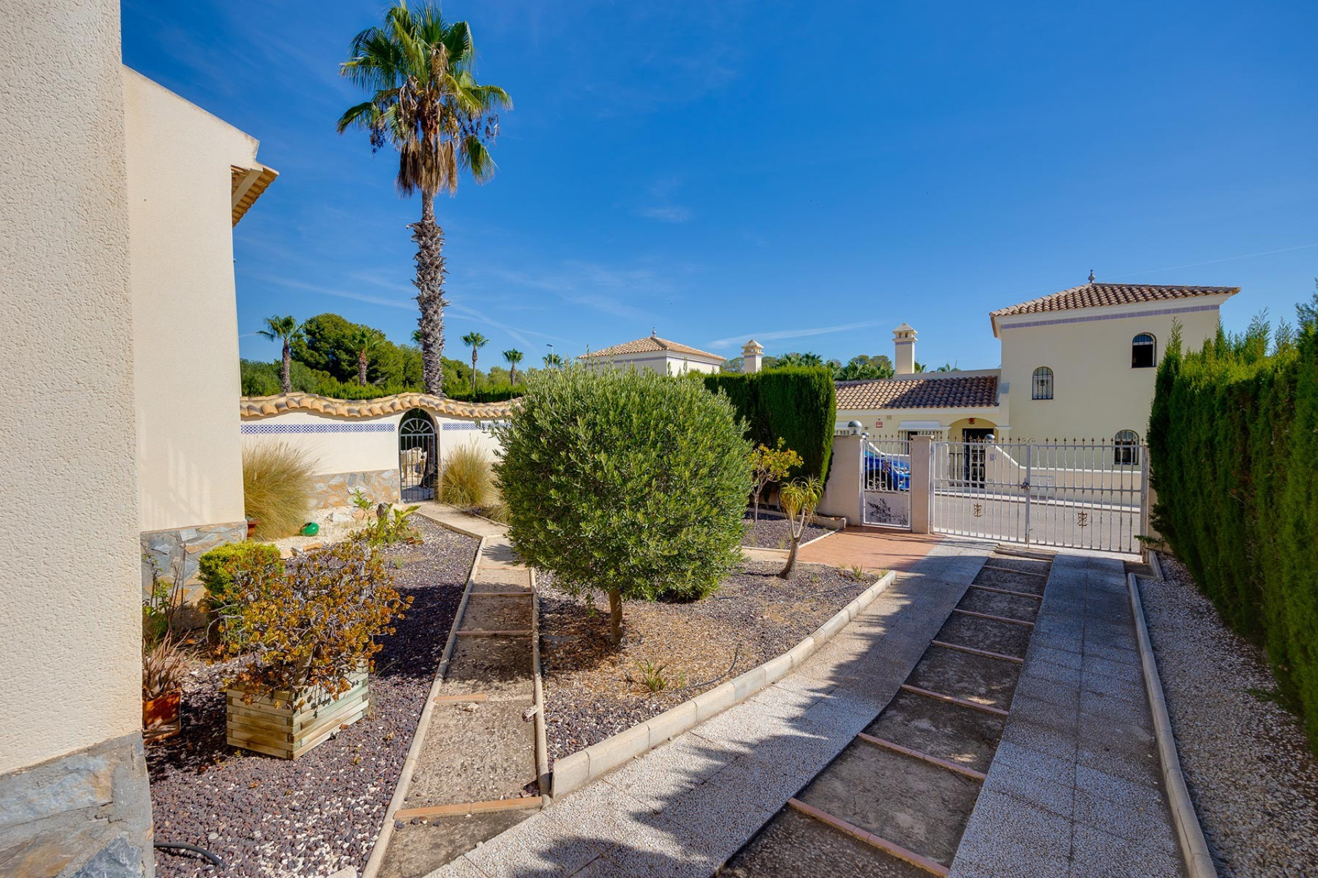 Herverkoop - Villa -
Orihuela Costa - Costa Blanca