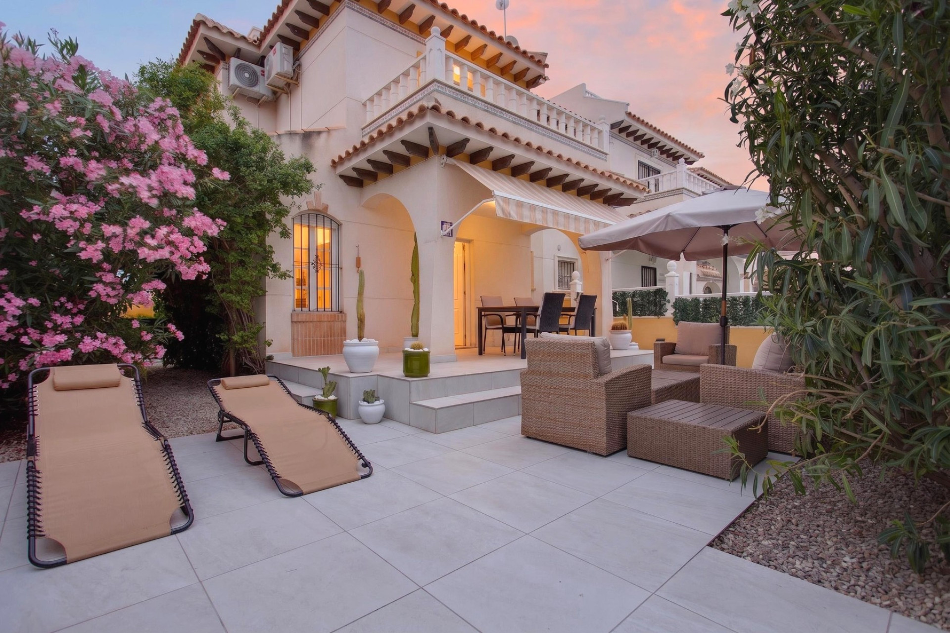 Herverkoop - Villa -
Orihuela Costa - Costa Blanca