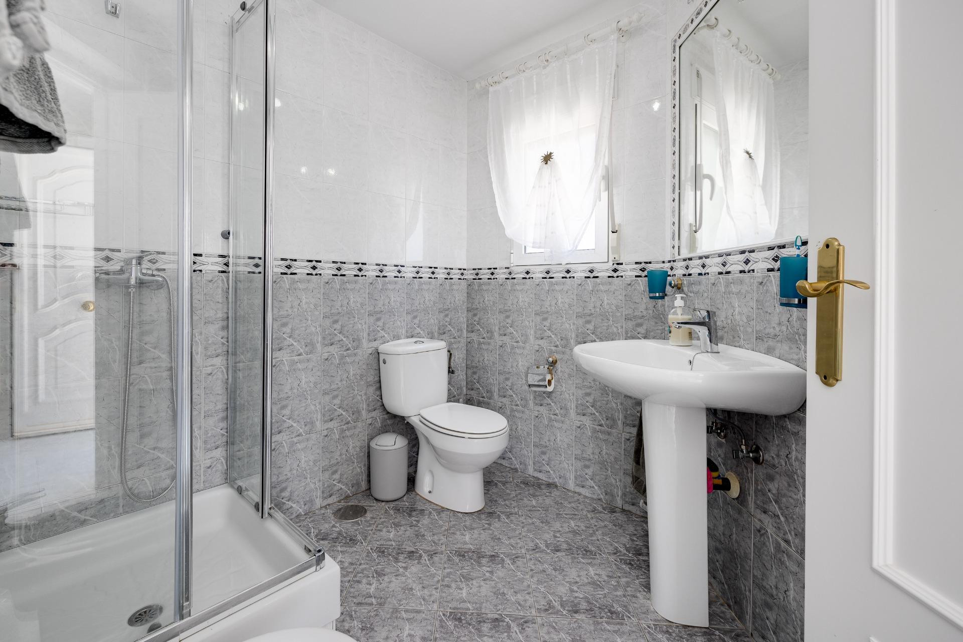 Herverkoop - Villa -
Orihuela Costa - La Regia