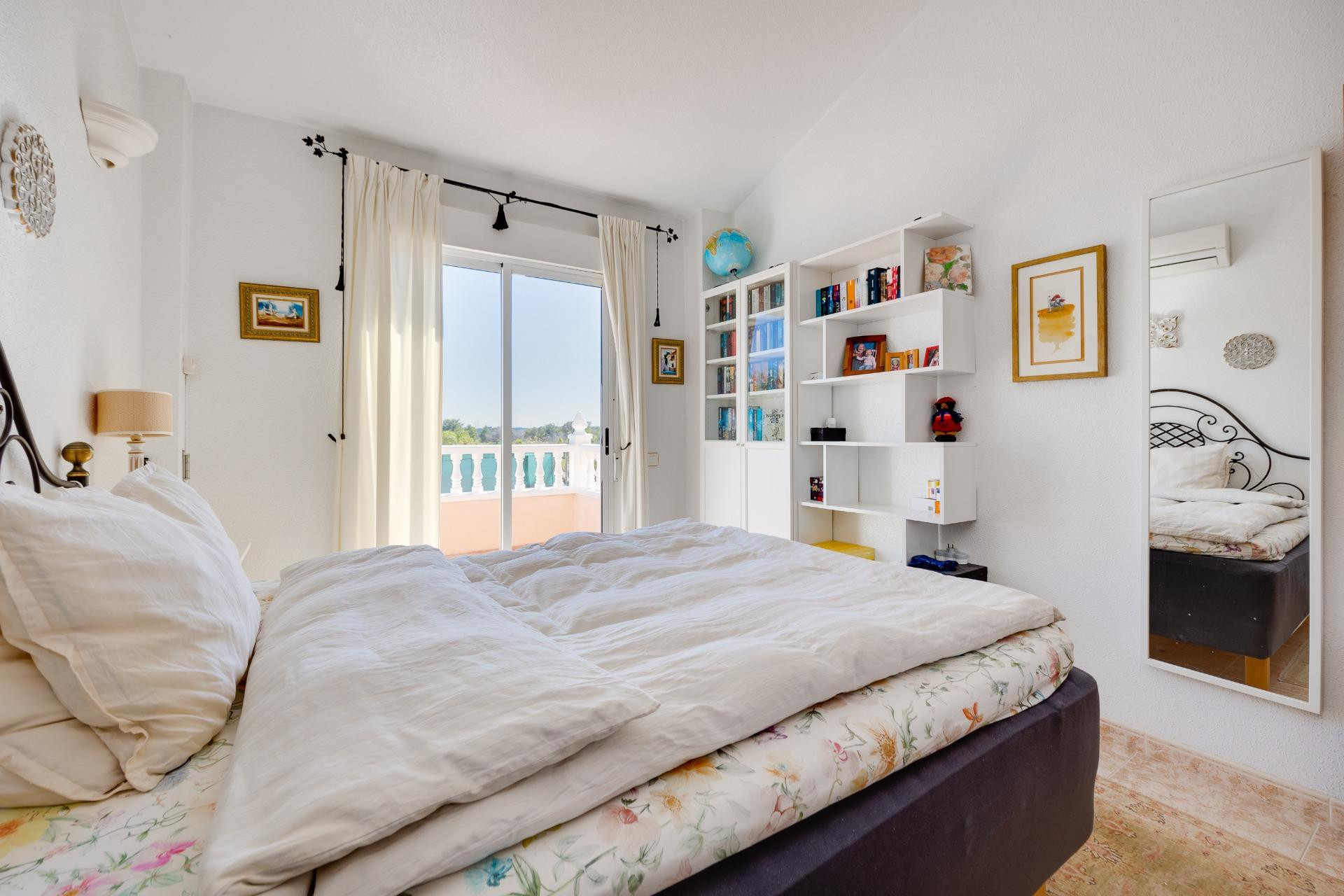 Herverkoop - Villa -
Orihuela Costa - Lomas de Don Juan