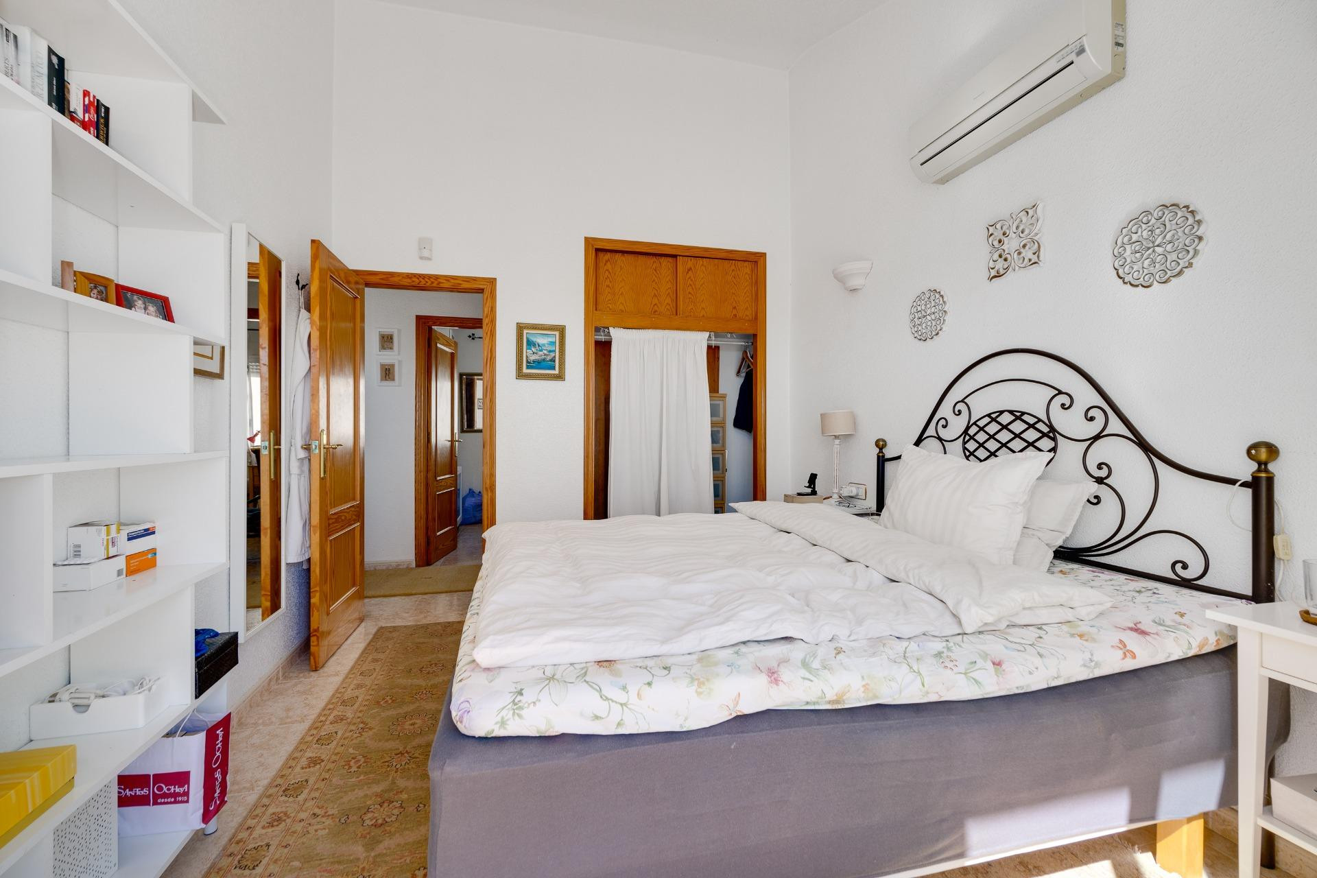 Herverkoop - Villa -
Orihuela Costa - Lomas de Don Juan