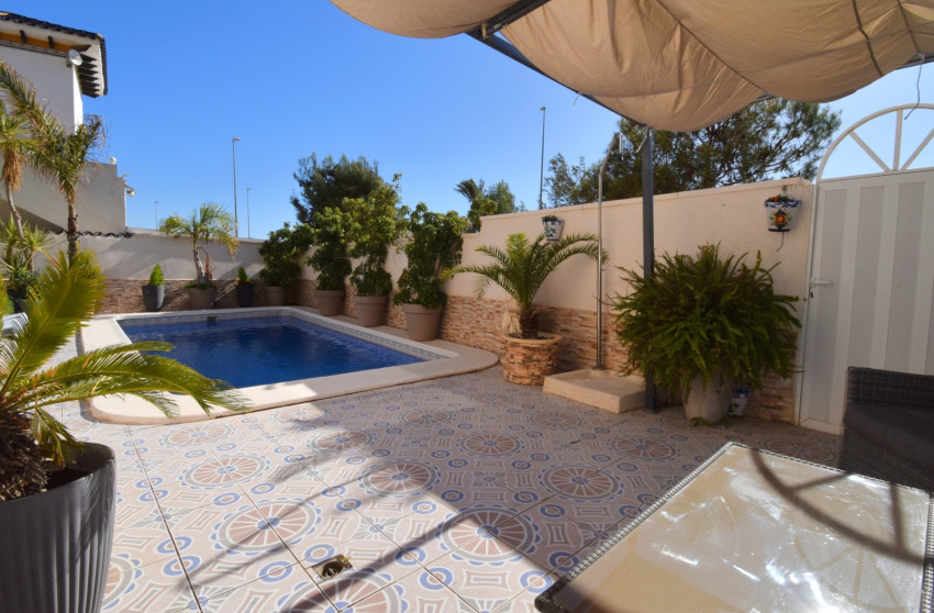 Herverkoop - Villa -
Orihuela Costa - Playa Flamenca