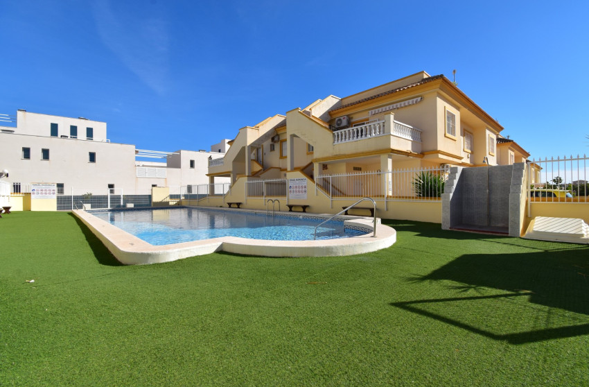 Herverkoop - Villa -
Orihuela Costa - Playa Flamenca