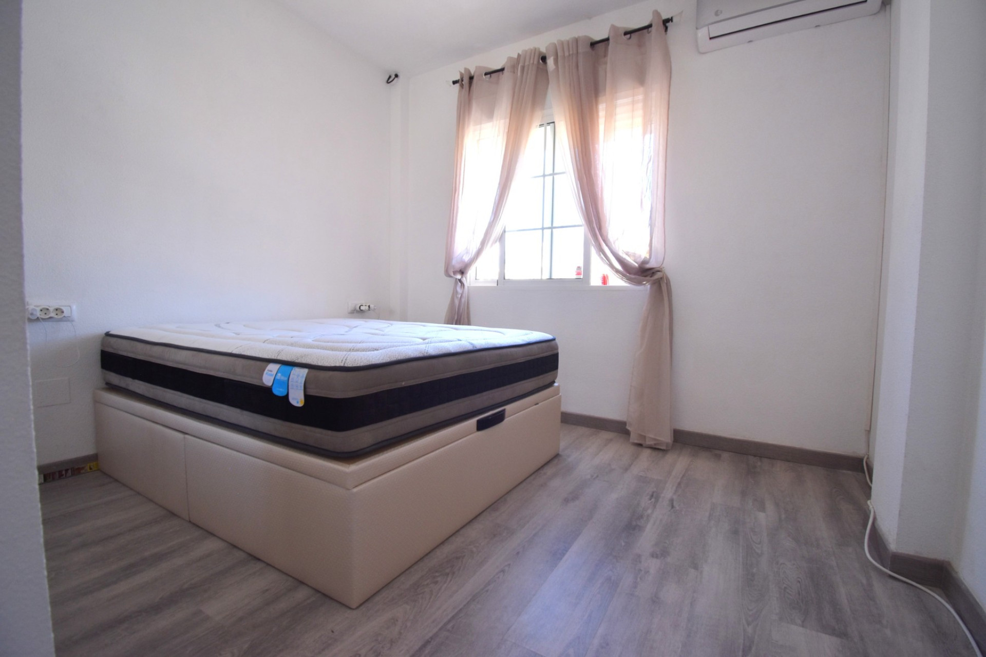 Herverkoop - Villa -
Orihuela Costa - Playa Flamenca