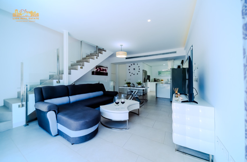 Herverkoop - Villa -
Orihuela Costa - Villamartín