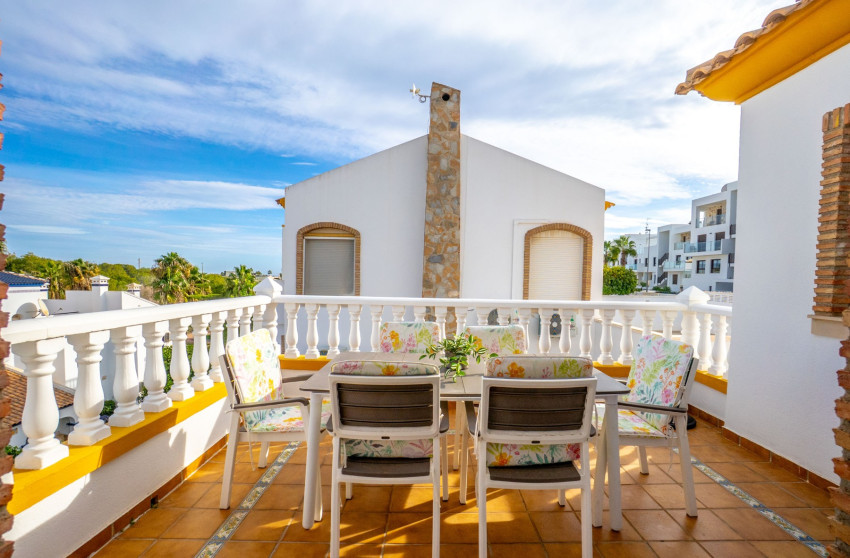 Herverkoop - Villa -
Orihuela Costa - Villamartín