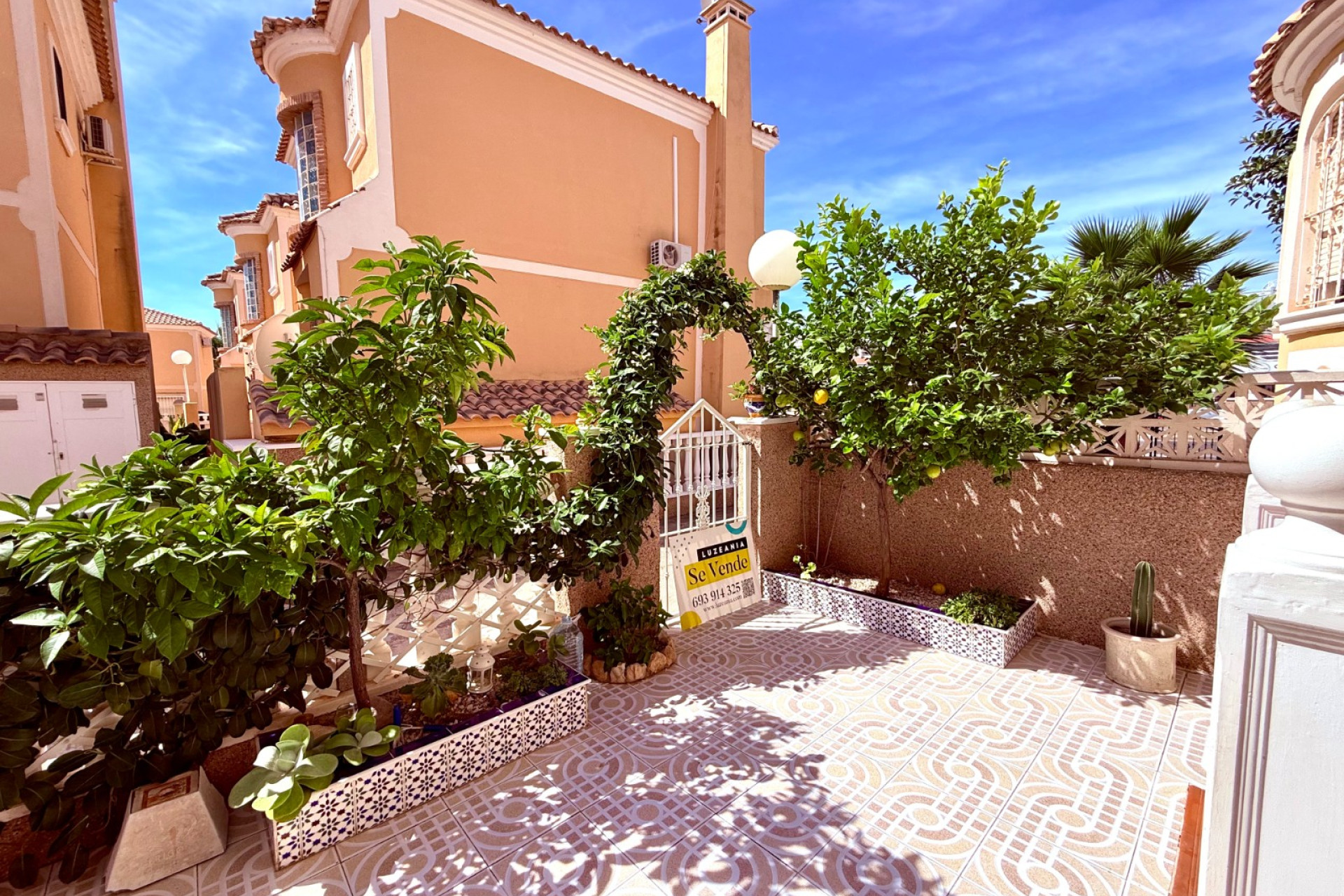 Herverkoop - Villa -
Orihuela Costa - Villamartín