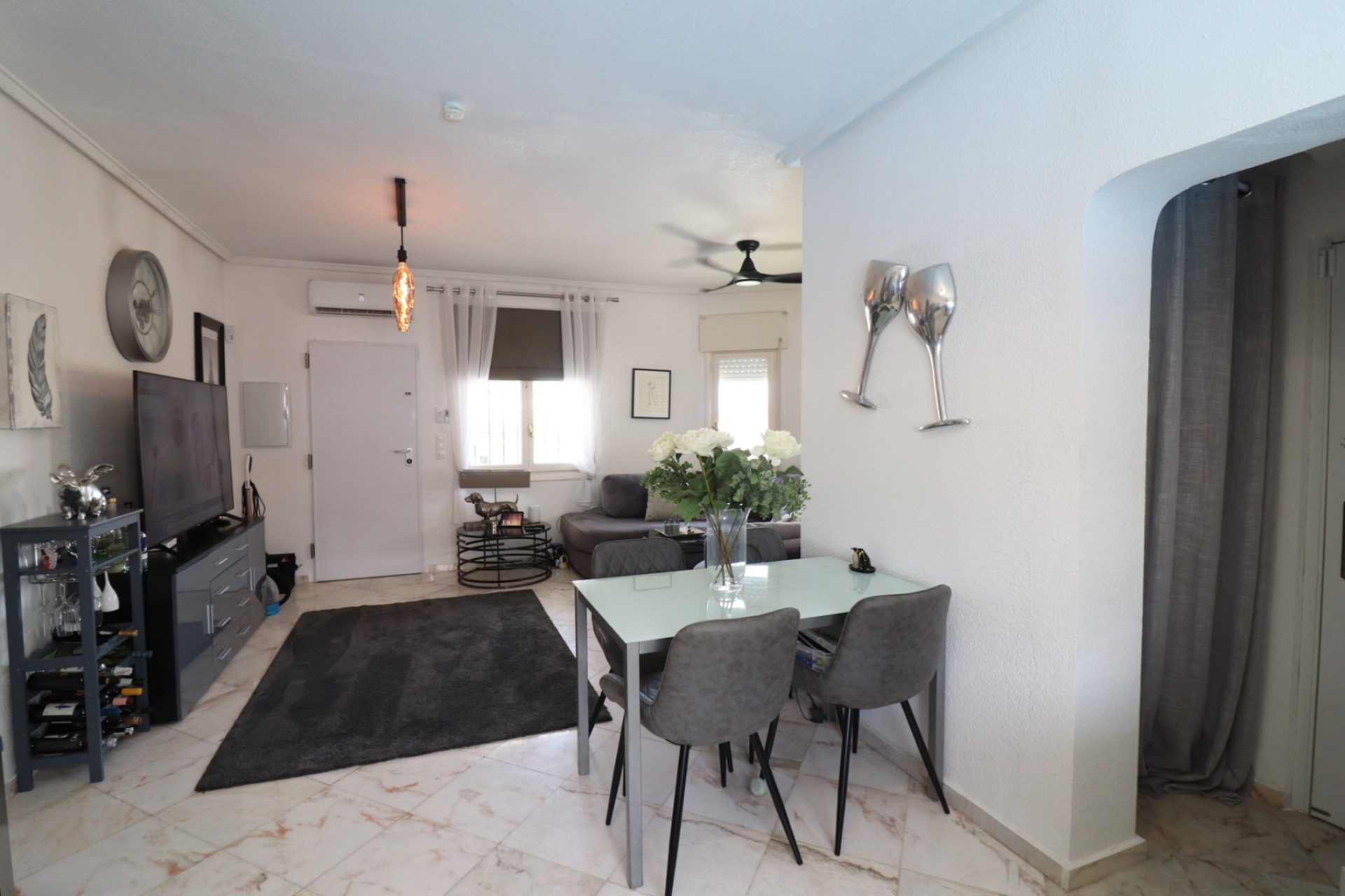 Herverkoop - Villa -
Orihuela Costa - Villamartin