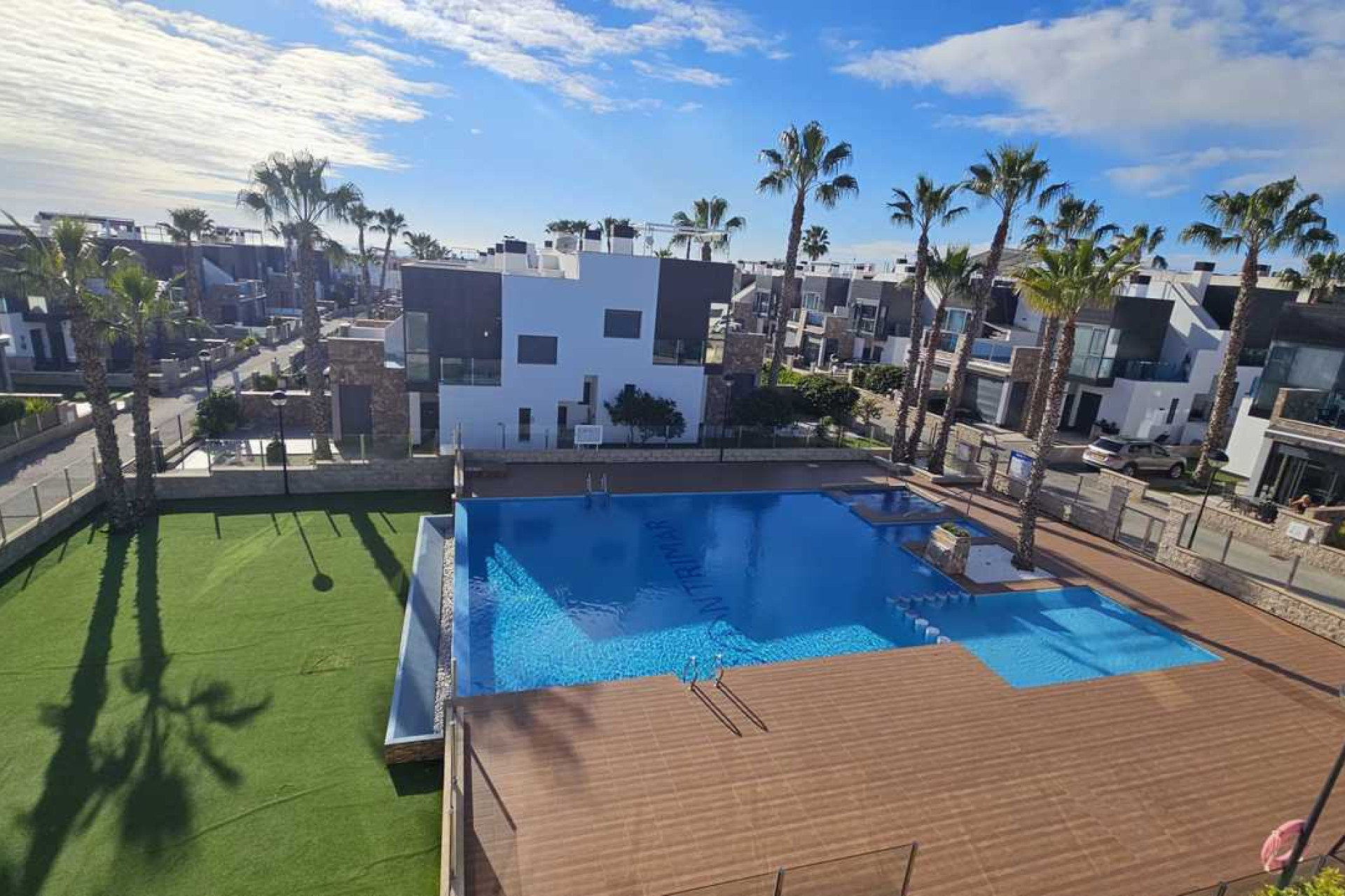 Herverkoop - Villa -
Orihuela Costa