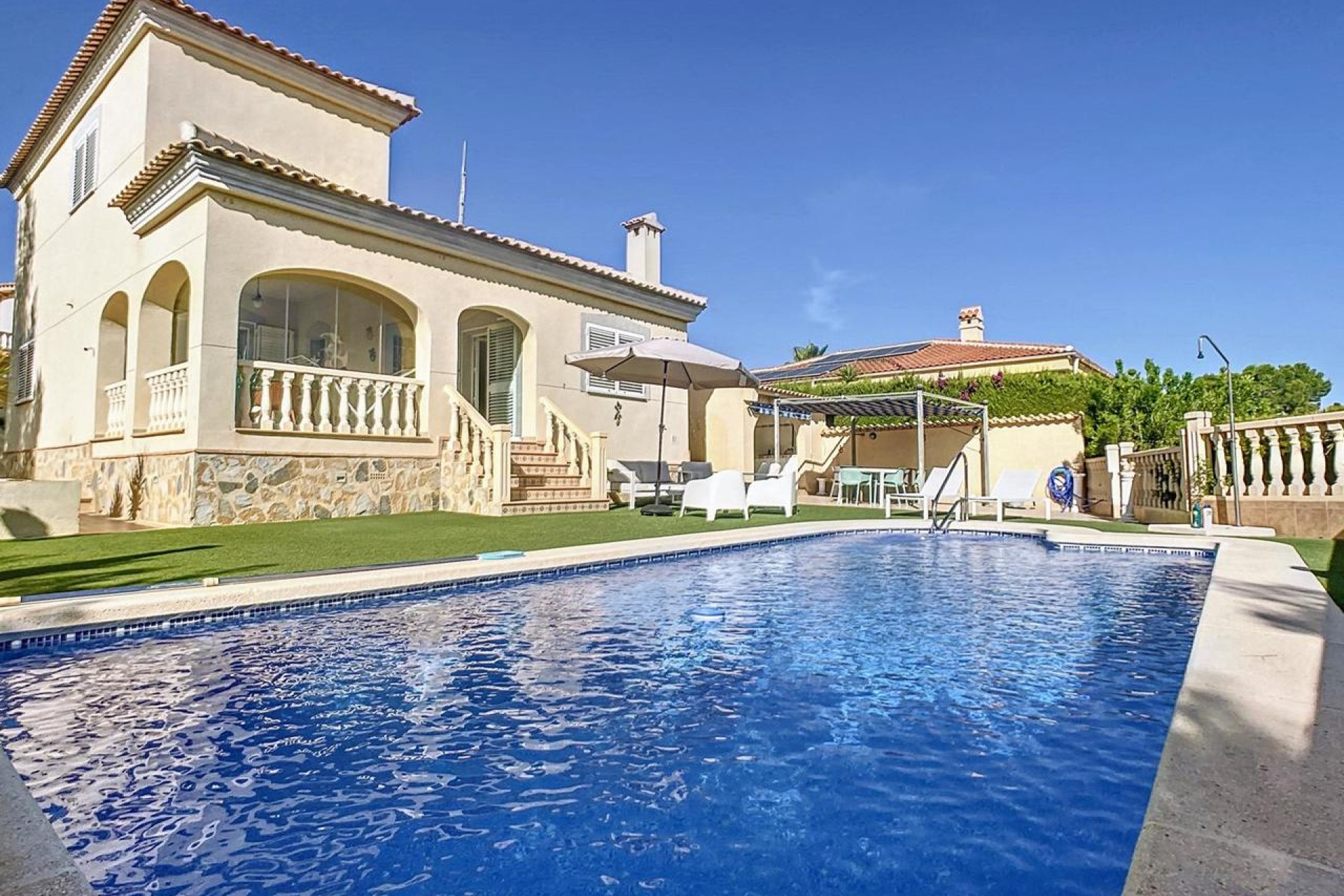 Herverkoop - Villa -
Pinar de Campoverde - Inland