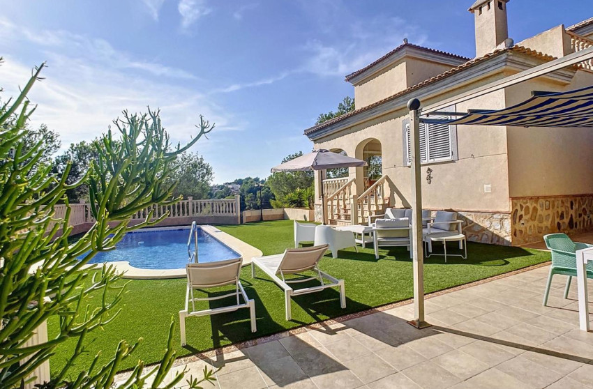 Herverkoop - Villa -
Pinar de Campoverde - Inland