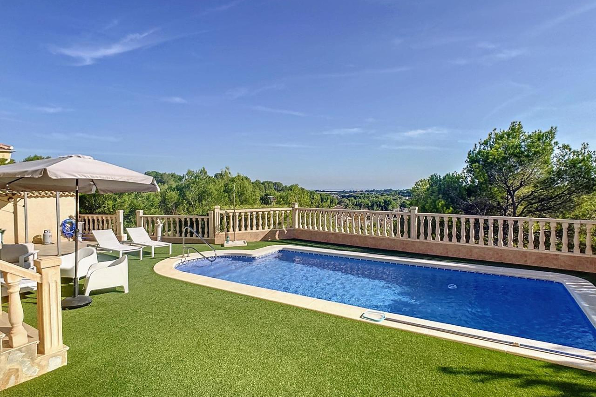 Herverkoop - Villa -
Pinar de Campoverde - Inland