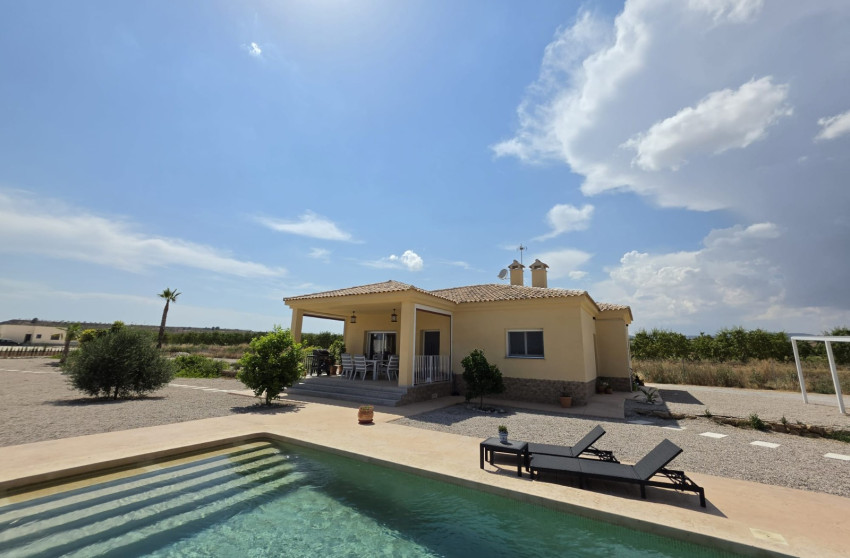 Herverkoop - Villa -
Pinoso - Inland