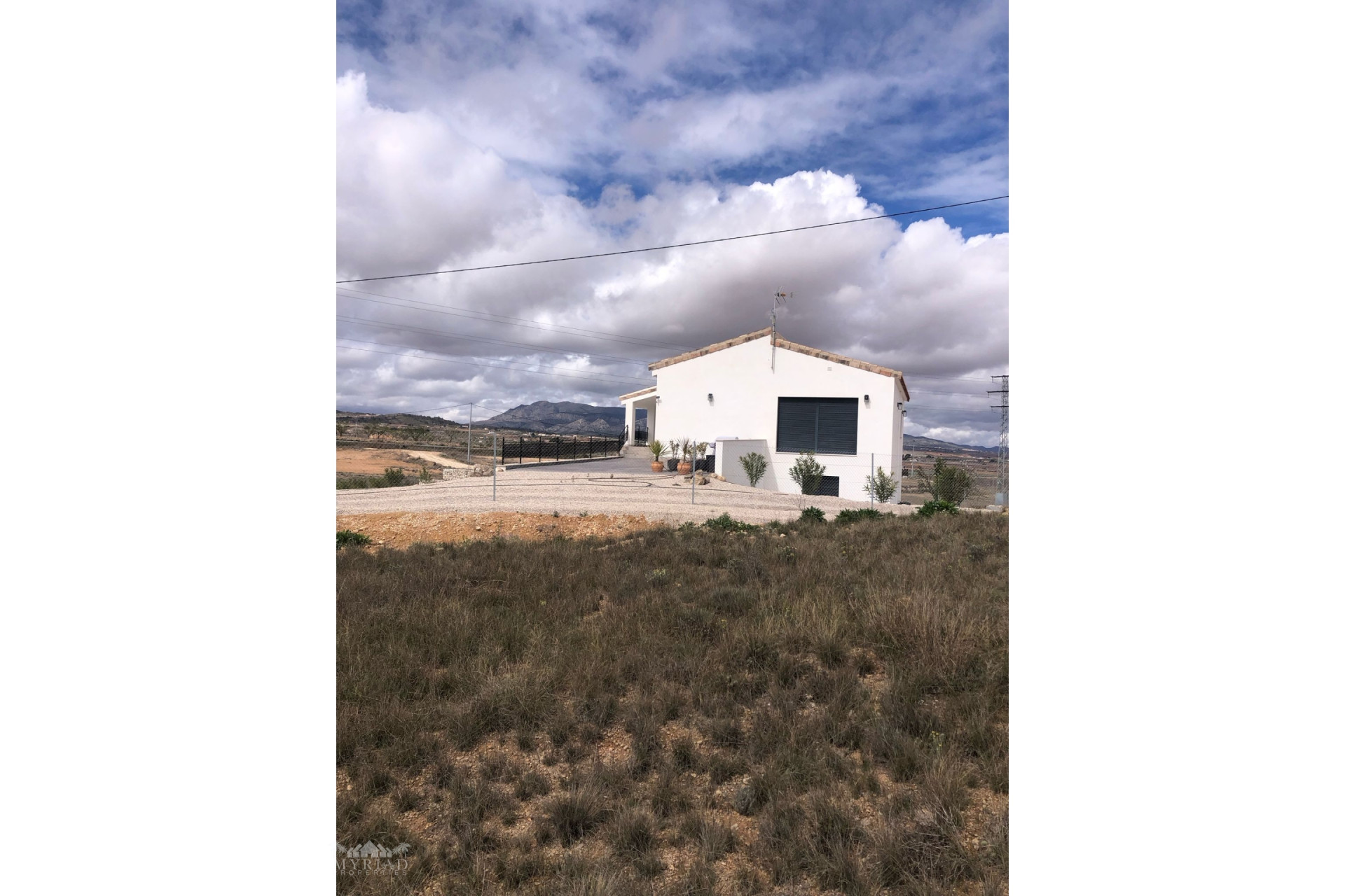 Herverkoop - Villa -
Pinoso - Pinoso Alicante