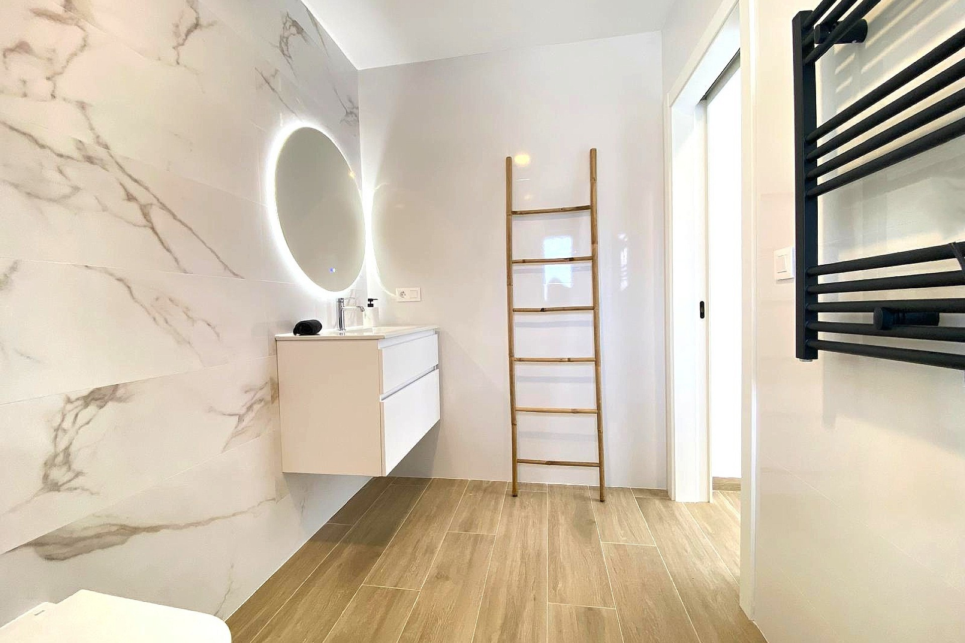 Herverkoop - Villa -
Pinoso