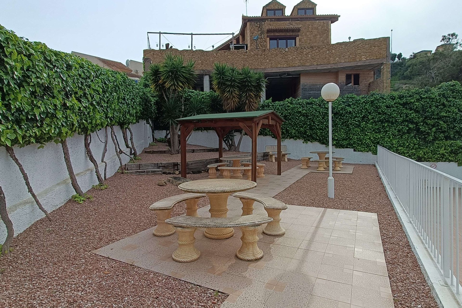 Herverkoop - Villa -
Rojales - Inland