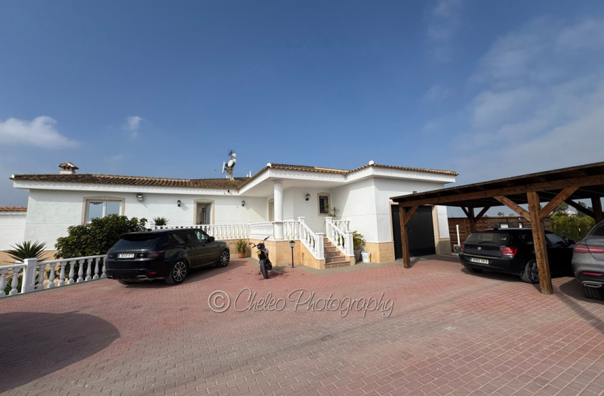 Herverkoop - Villa -
Rojales