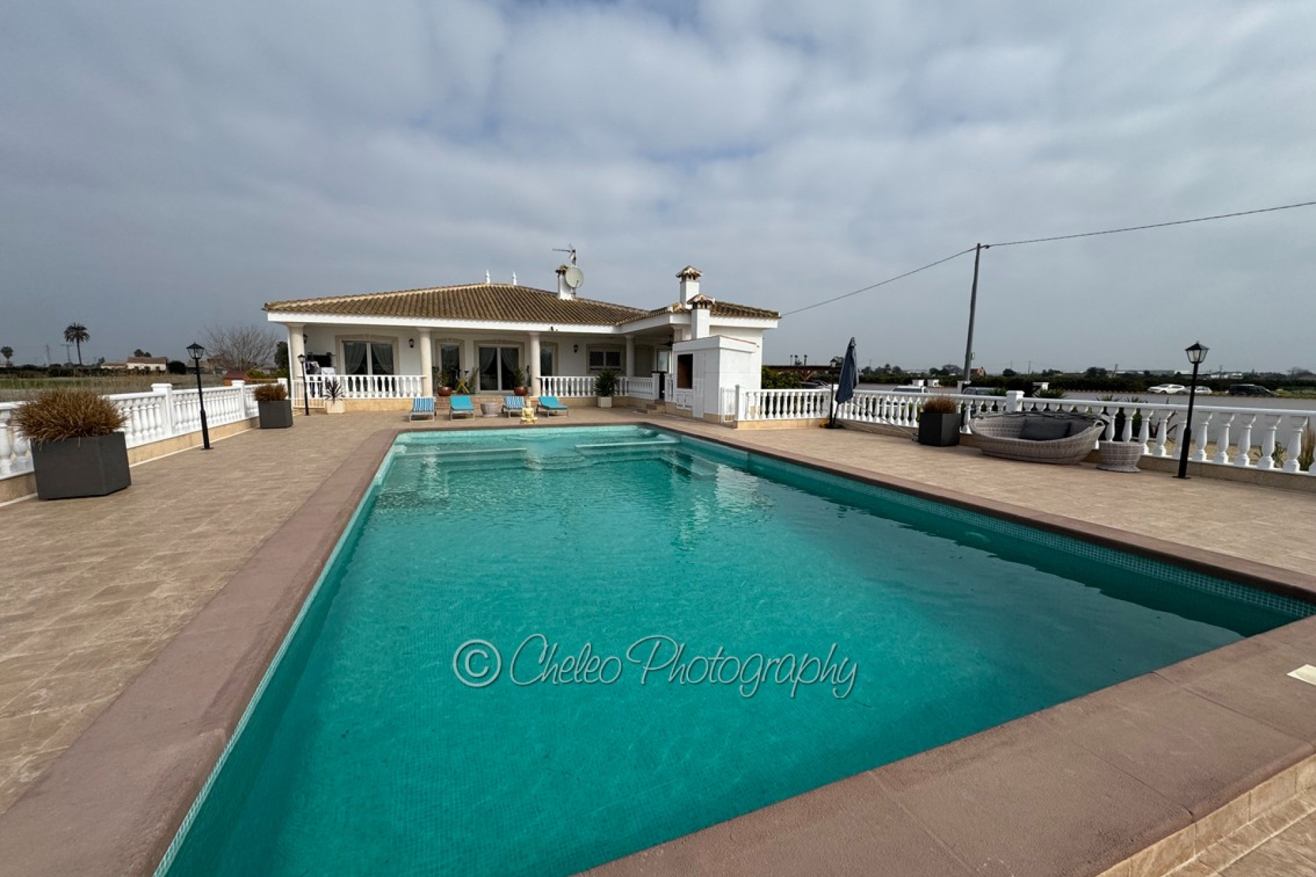 Herverkoop - Villa -
Rojales