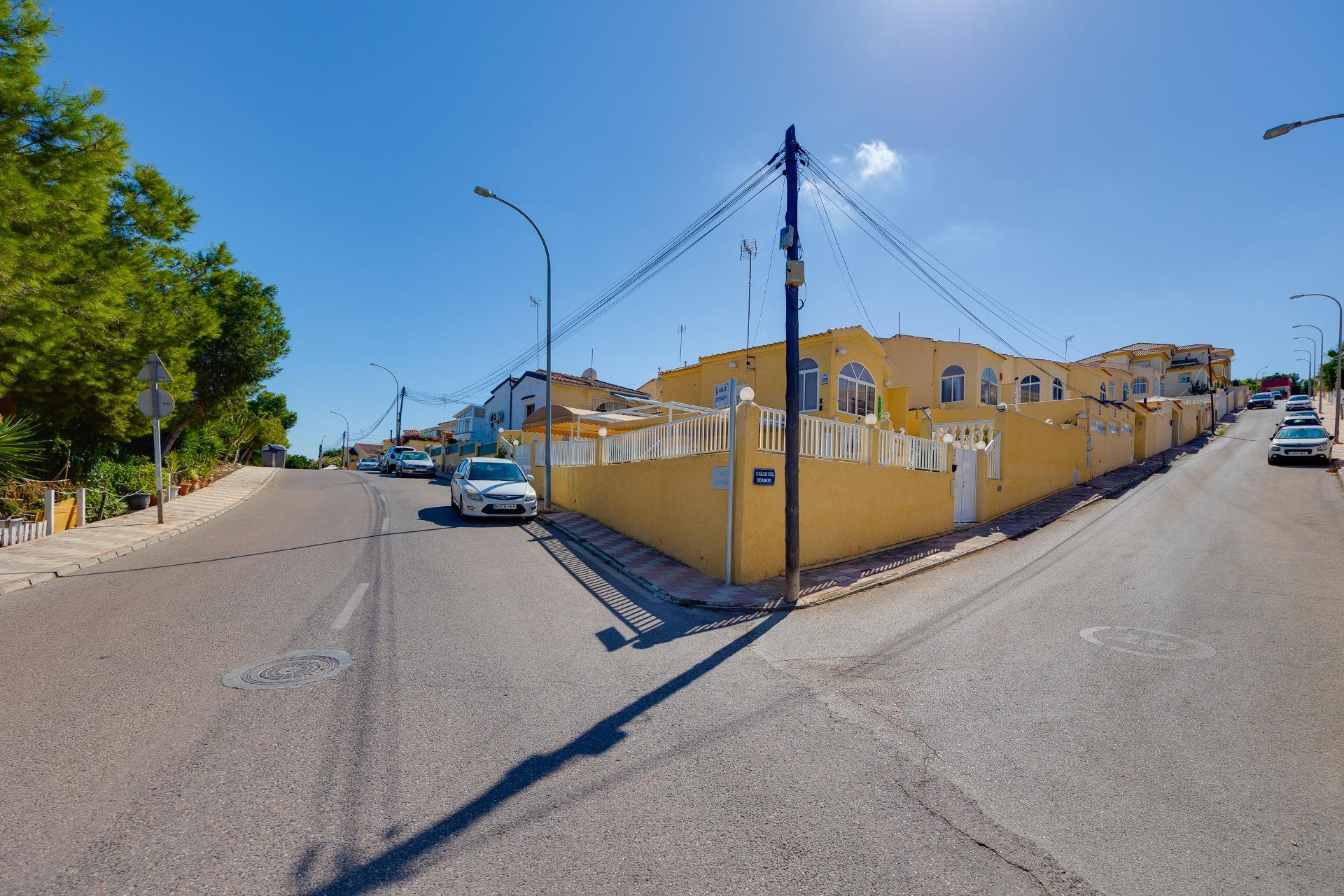 Herverkoop - Villa -
San Fulgencio - La Marina