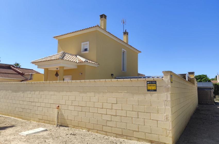 Herverkoop - Villa -
San Fulgencio - La Marina