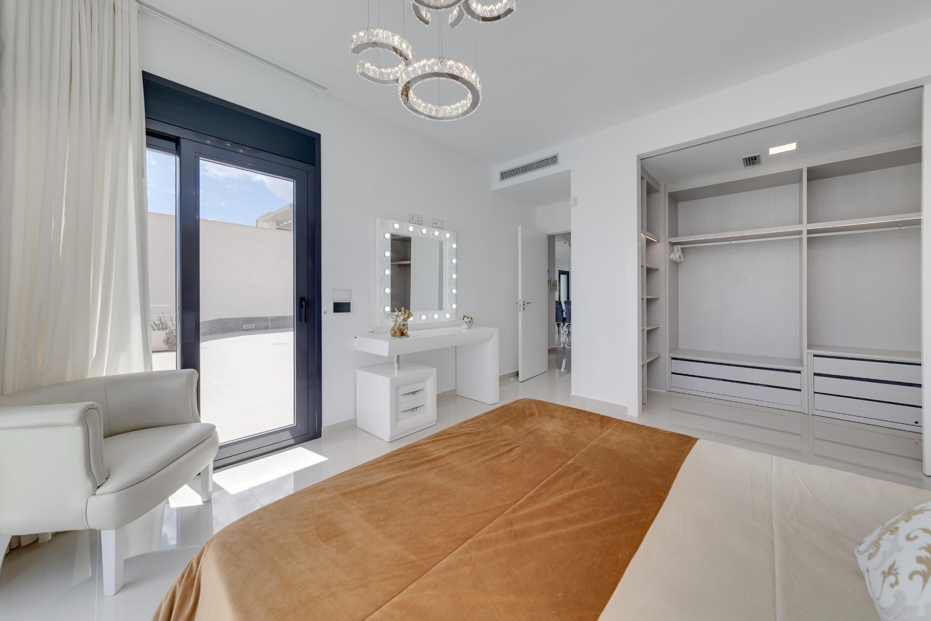 Herverkoop - Villa -
San Miguel de Salinas - Cerro Del Sol