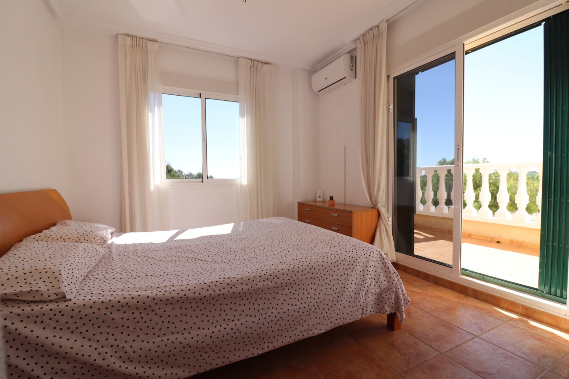 Herverkoop - Villa -
San Miguel de Salinas - Lake View Mansions