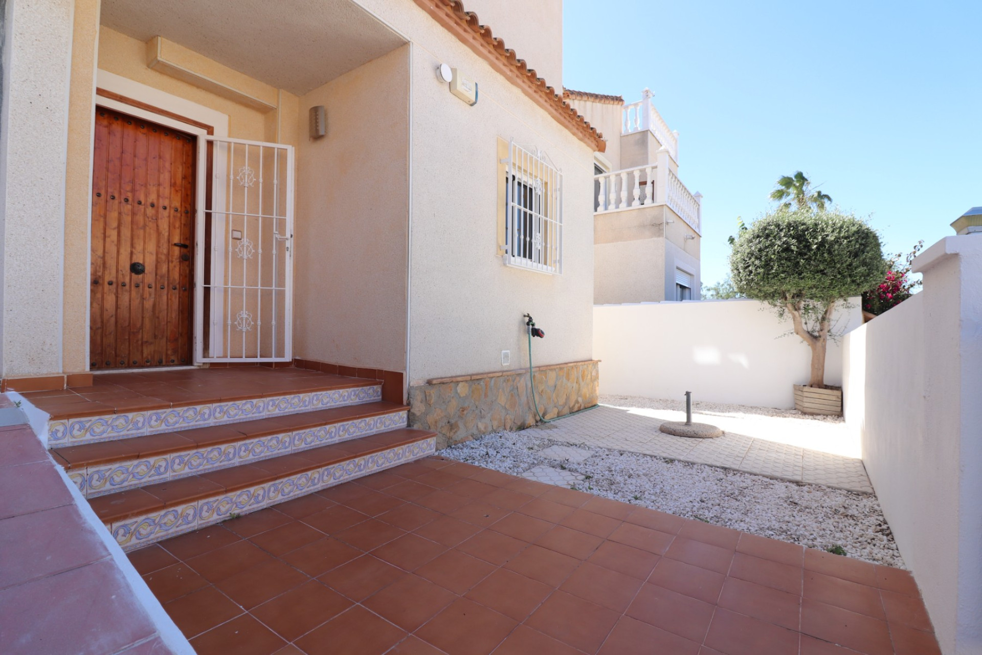 Herverkoop - Villa -
San Miguel de Salinas - Lake View Mansions