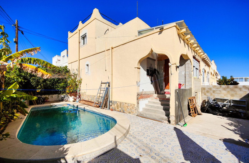 Herverkoop - Villa -
San Miguel de Salinas