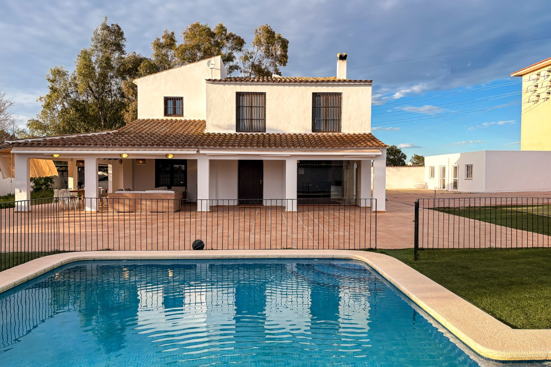 Herverkoop - Villa -
Santa Pola - El Poble Llevanti