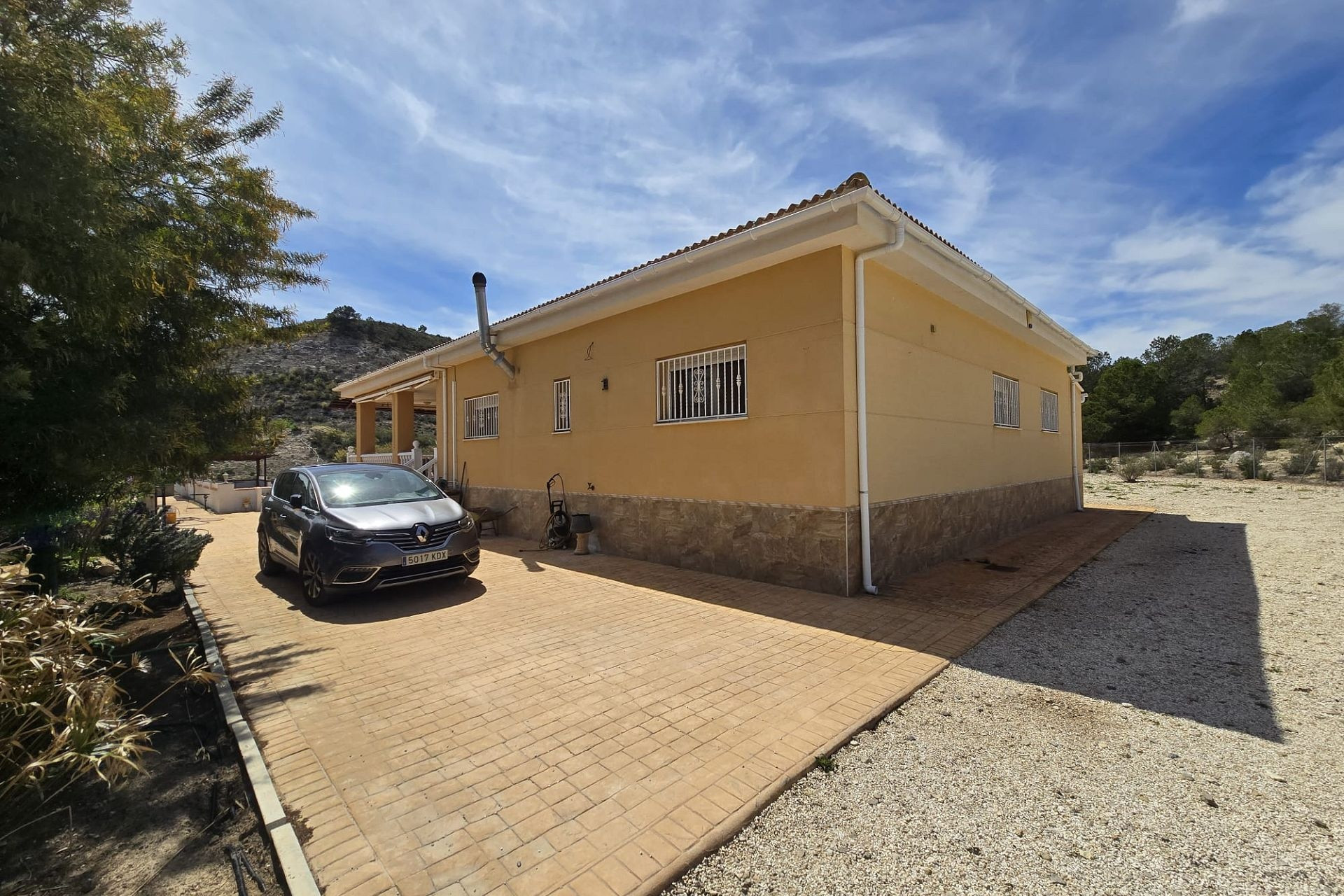 Herverkoop - Villa -
Sax