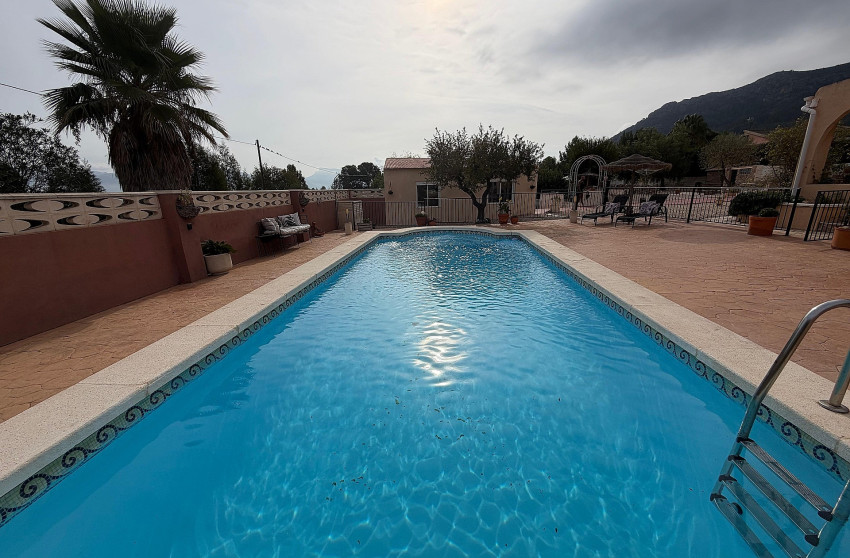 Herverkoop - Villa -
Sax