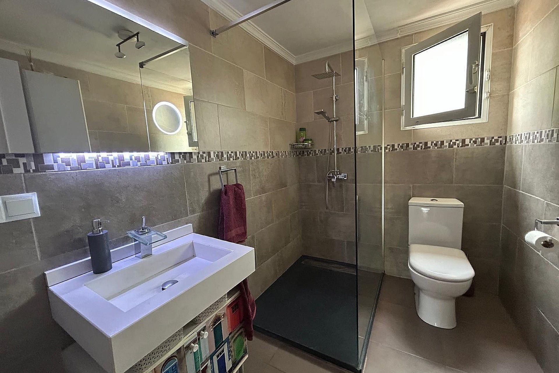 Herverkoop - Villa -
Sax