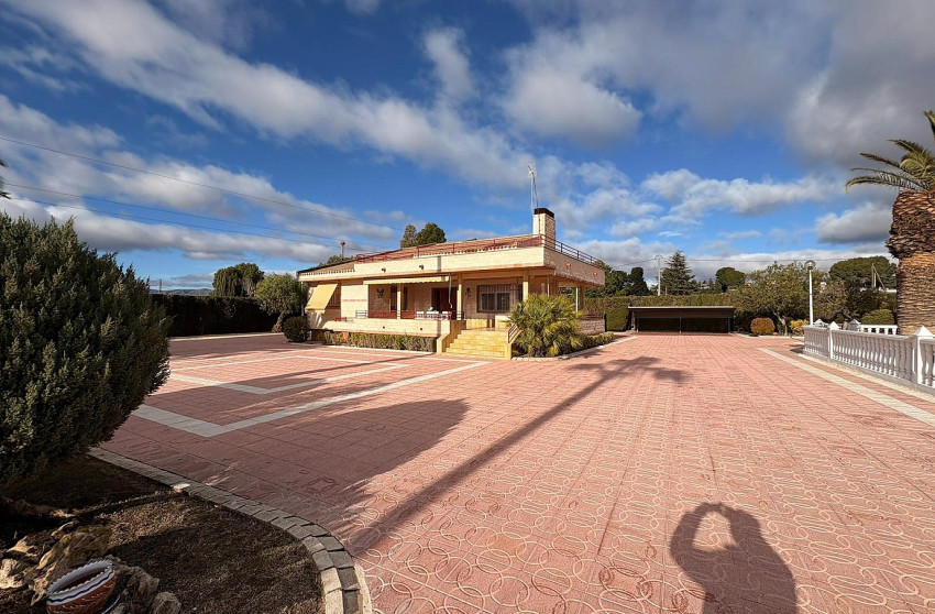 Herverkoop - Villa -
Sax