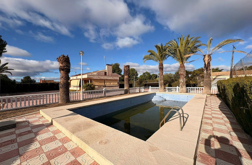 Herverkoop - Villa -
Sax