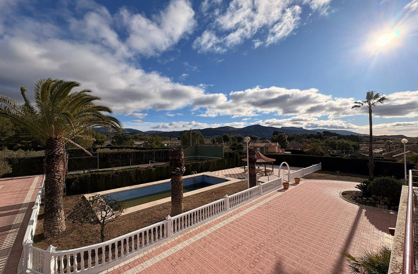 Herverkoop - Villa -
Sax