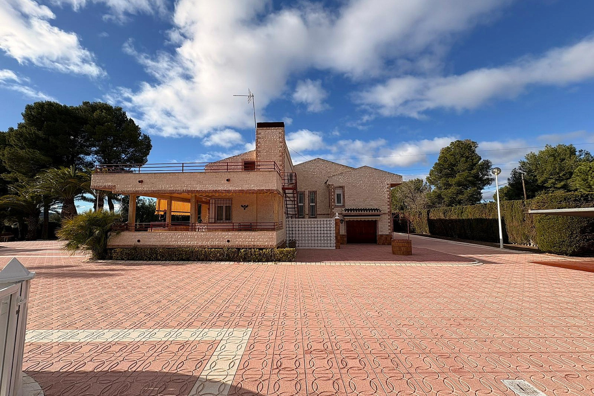 Herverkoop - Villa -
Sax