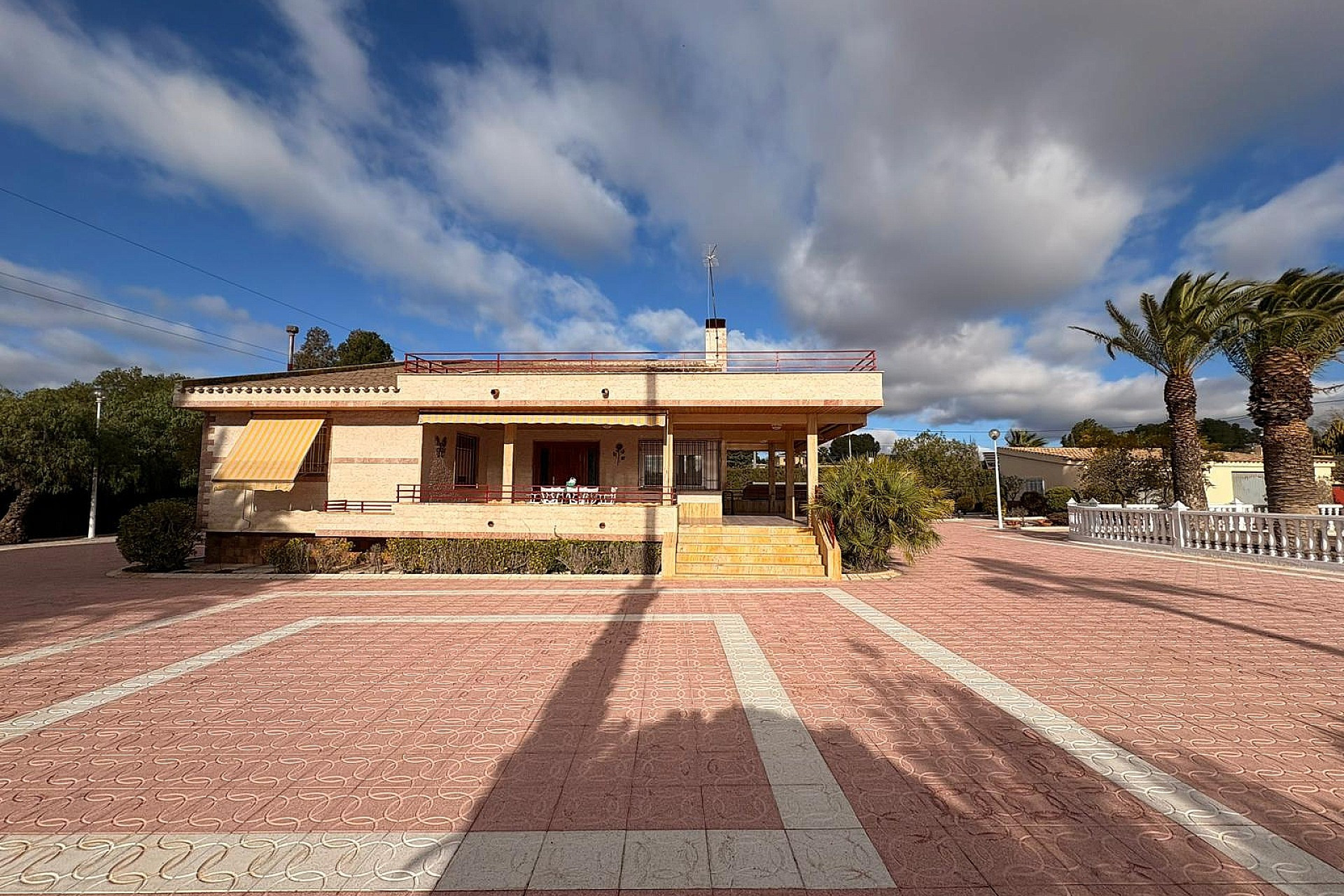 Herverkoop - Villa -
Sax