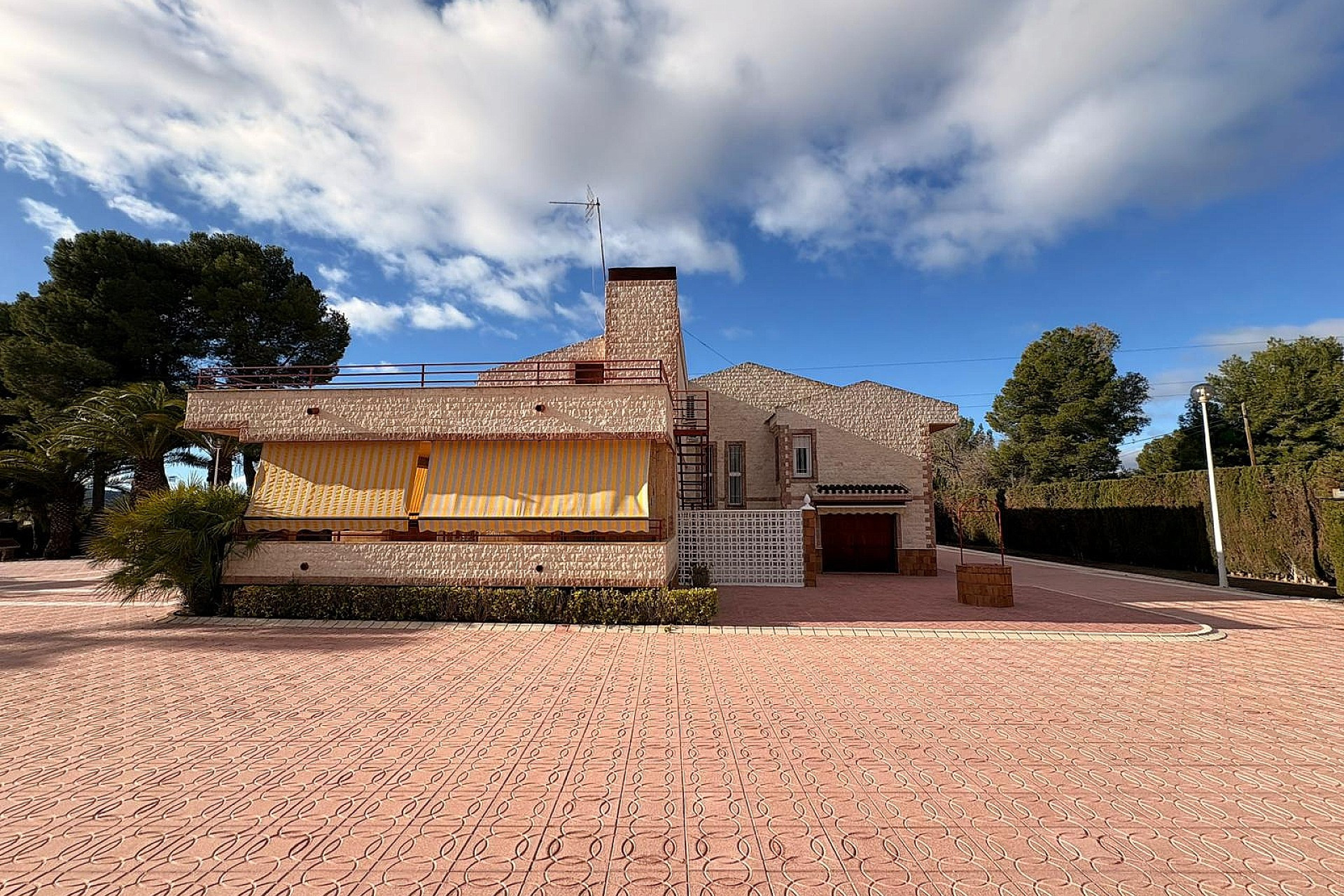 Herverkoop - Villa -
Sax