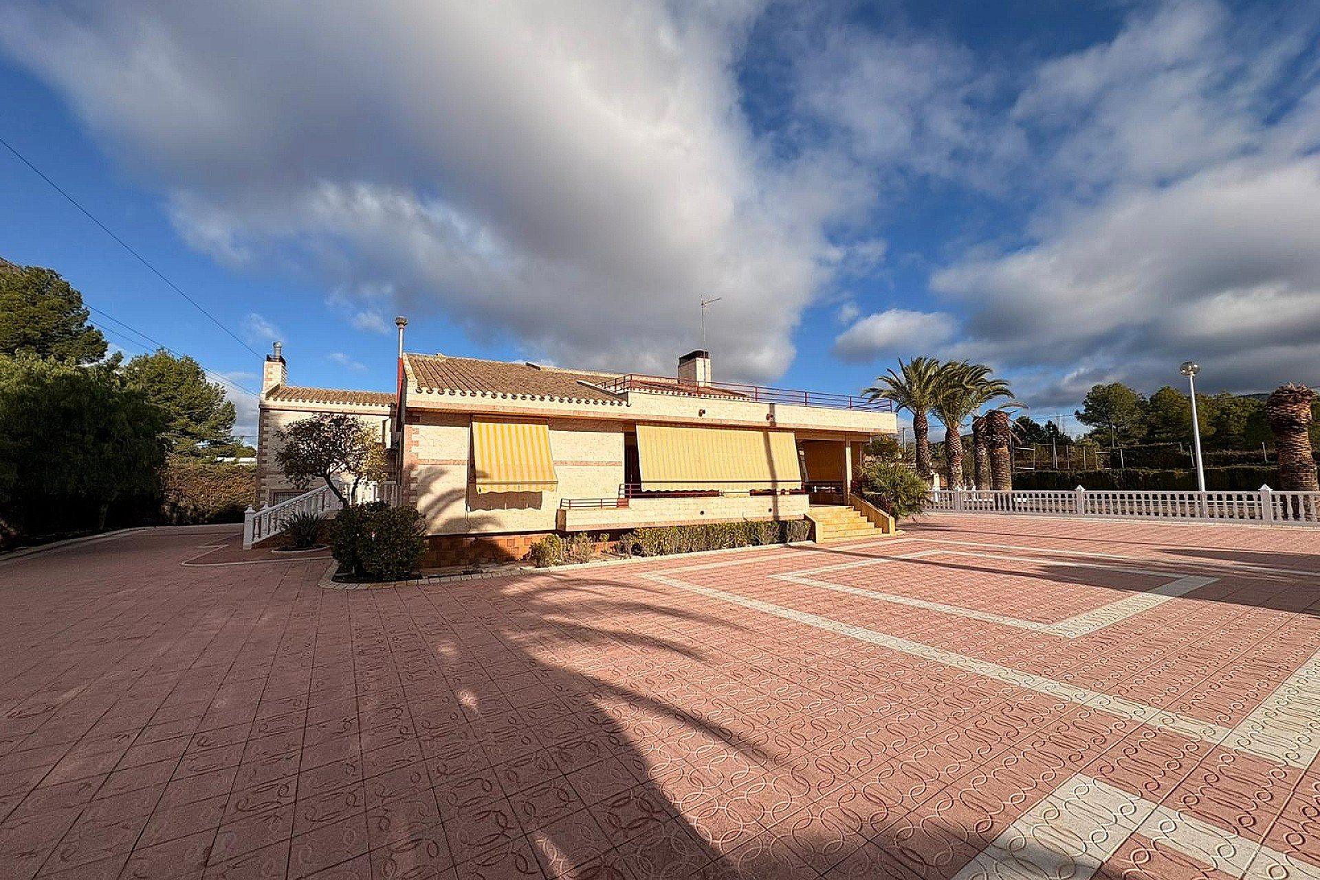 Herverkoop - Villa -
Sax