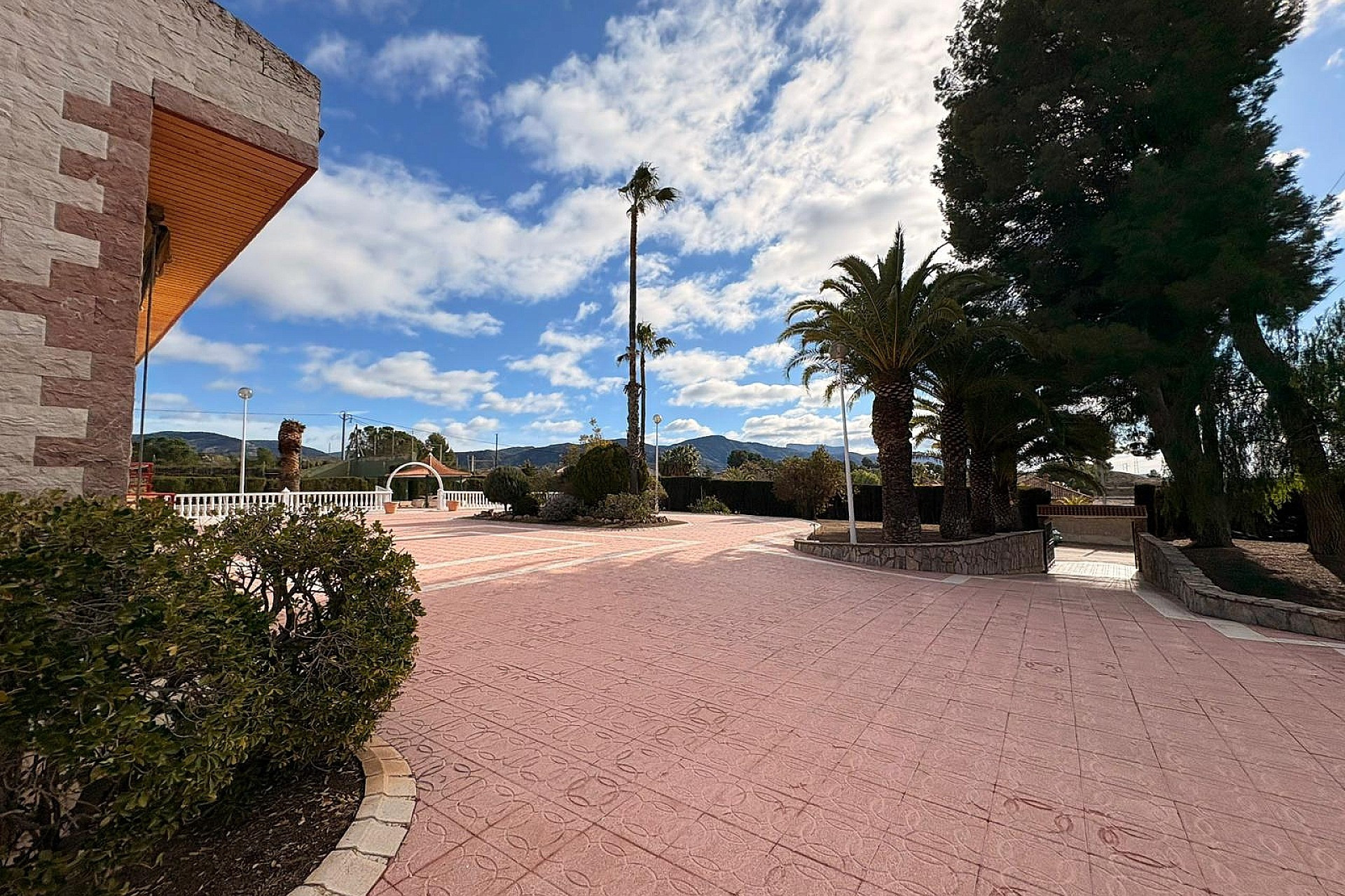 Herverkoop - Villa -
Sax